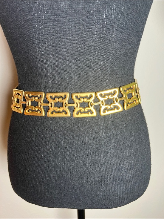 ESCADA Avignon Vintage Black Leather Gold Buckle Decorative Square Chain Link S main image 16